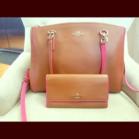 Coach Handbags - New With Tag COACH Crossgrain Saddle Dhalia